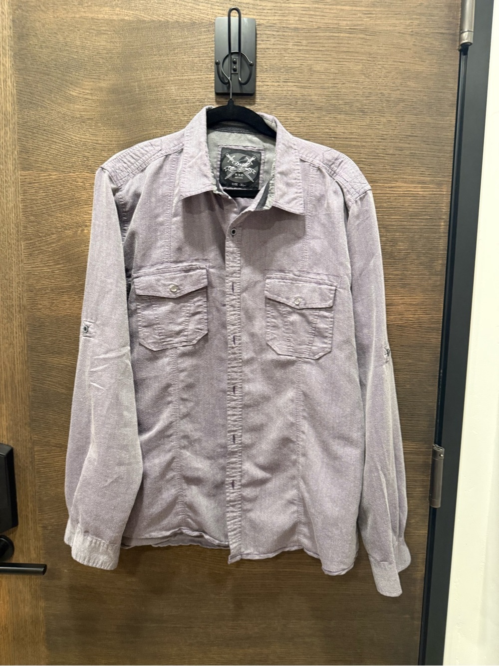 Men's Light Lavender Casual Button-Down Shirt with Chest Pockets